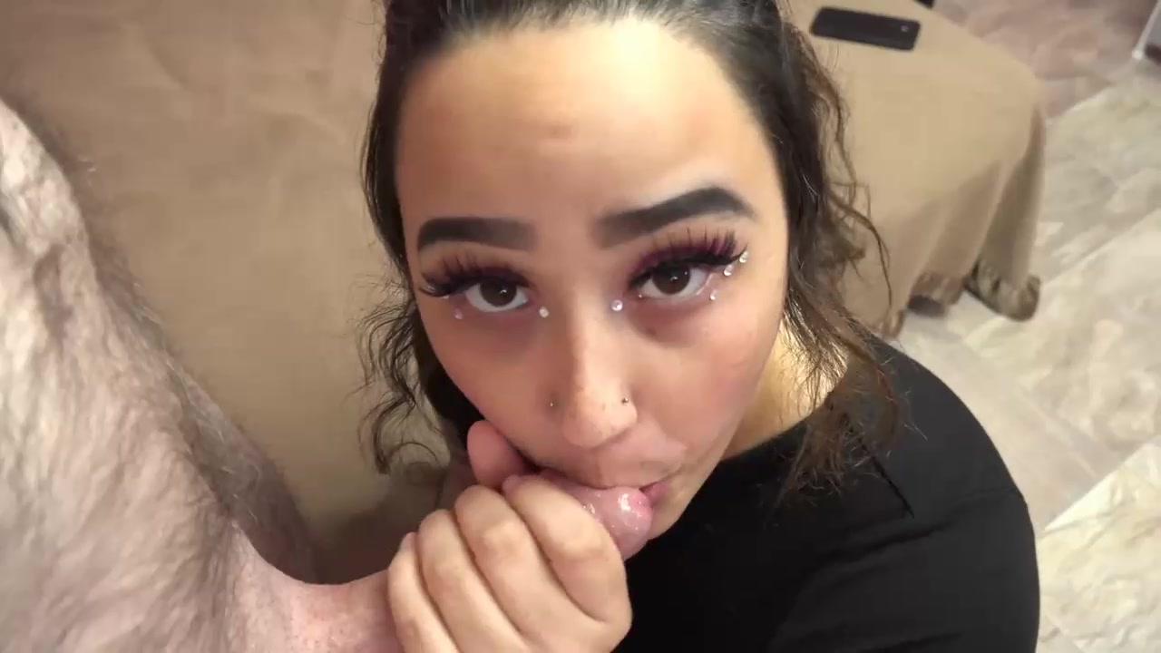 坚硬的鸡巴填满了 刀女的所有洞穴