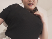 [HUNTB-562] 「もしかして、集中出来てないのって私のせいかな？」大胆に開いたセクシーな背中に大興奮！ボクの家庭教師は優しくて美人で超巨乳！しかも背中が - 3of5