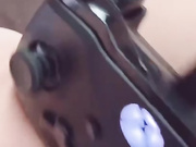 好奇的姐姐被抓到手淫并充满精液