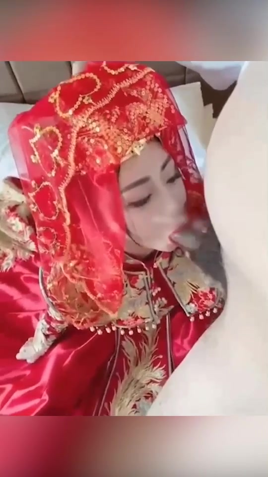 重金分享 极品私模 兔兔 婚纱性爱视频泄密