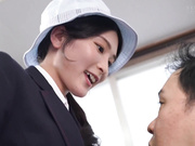 [START-016] 反り勃ったチ〇ポと溜まった精液を毎日笑顔で舐めとってくれる性交販売レディ本庄さんに密着 本庄鈴 - 1of5