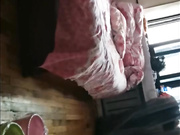 快遞公司上班的猥瑣大叔出租屋私會豐滿肥臀寂寞老相好啪啪打炮 邊幹邊嘮嗑像夫妻一樣 精彩對白 國語高清