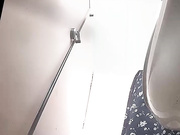 某站最新流出-海邊浴場公共女廁拍攝各式美女少婦如廁沐浴更衣 最後一個妹子的陰毛濃密性感 720P高清