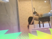 獨家推薦 成都某健身俱樂部大屌健身教練和長發妹子浴室濕身做愛 下面毛濃密誘惑十足 四川話對白