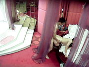 情趣酒店水滴摄像头监控TP眼镜哥啪啪身材超棒的长腿黑丝美女