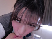 [MKMP-664] スレンダー受付嬢はマッサージを頼む男性の部屋に入り、鼠径部をじわり責め。宮城りえ - 5of5