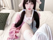 B站超高颜值大眼萌妹『奶芙』兔叽兔姬 粉嫩一线天肉鲍，超美颜值顶级尤物，清纯淫靡并存，美乳丰臀超反差小姐姐