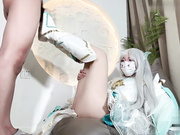 雪糕妹妹-穿着COSE装被哥哥按在地上狂操，只见我穿着cose装，我将哥哥的内裤脱下，哥哥的肉棒直接竖了起来