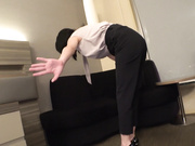 200GANA-3323 新橋でナンパした高身長高め美女をホテルに連れ込み、初撮 - 1of5