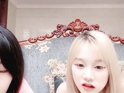 ✅群P淫乱盛宴『小艺同学』好姐妹就要一起被操，围成一圈翘起小屁股被后入，看小姐妹被操的淫荡模样