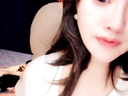 新来的极品少妇遇见小阿狸，豹纹内衣全程露脸大秀直播，表情好骚揉奶玩逼跳蛋摩擦阴蒂，浪叫呻吟精彩别错过