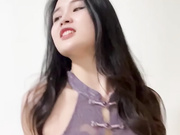 北京骚货 陈佳怡 性爱视频流出 男友联手同学双人不断狂操淫穴 淫水喷的满床都是！