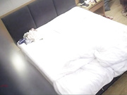 身穿汉服的小美女被男生床上爆操 轻纱薄衫 梦回汉唐的感觉 对着浑圆的屁股就是冲
