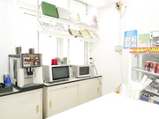 MKON-144 僕が先に好きだったのに、バ先の後輩が夜勤に入れられて一晩で店長の中出し専用肉便器にさせられた話 二葉エマ - 1of5