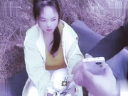 女大学生野外游玩与大部队走失-嘉洛