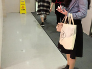 办公楼女厕全景偷拍几位美女职员各种极品肥鲍鱼5