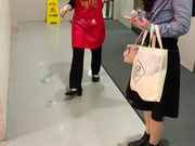 办公楼女厕全景偷拍几位美女职员各种极品肥鲍鱼5