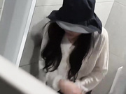 戴帽子时髦女大学生