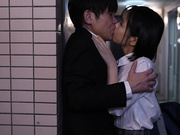 HMN-897 家出少女を拾って、ワンルーム合法共同生活ノーハンド中出しSEXで触らないように抵抗したら、家出少女の痴女化がエスカレート ひなたなつ - 4of5