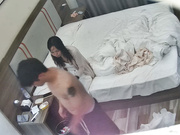 酒店偷拍 狼头纹身仔跟女朋友开房 一边操还一边录视频 操起来像电动小马达 完整无水原版2