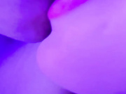 【原创首发认证】去姐姐的足浴店照顾她生意 半个月没操她 包间内撩的她欲火焚身 一线天美穴一碰全是水