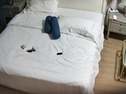 公寓酒店 小哥带坦克女友开房 女友手一直放在鸡巴上玩弄 还口交 最终也没能给女友一炮 真是废物啊
