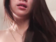 极品小少妇，骚气十足骚货，爱吃鸡巴，骑乘摇曳不停，简直爽歪歪！