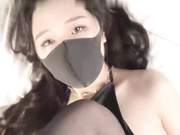 强上醉酒妈妈，拿妈妈丝袜打飞机