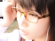 极品高颜值气质美妞护士装医院停车场,户外露出,车内紫薇秀,骚的很,路过好多人