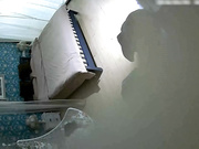 喜欢跪在地上吃鸡鸡的时尚气质美女和公司新来的帅气男同事酒店约会操完一次女的又要操,主动女上位干男的!