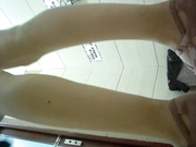 岛国某著名盗拍网站最新流出商场女厕偷拍最后一个妹子的文胸好怪异啊