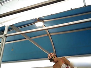 海滨浴场大棚式更衣室偷拍看着比岛国的要真实