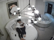 周末休息大学生情侣校外开房外表清纯眼镜妹很有江湖经验与男友探讨说屋里真没有监控嘛那个是啥对白清晰