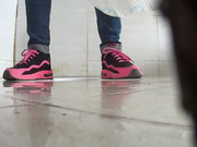 大学双机位真实厕拍系列2 校道、操场一路跟拍，反映大学校园里的真实生活