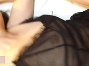 大陸經典自拍視訊 身材不錯的鎮江少婦酒店穿性感黑絲睡衣被幹得喊疼05