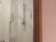 身材不错的年轻情侣酒店浴室激情啪啪妹子翘臀撅起屁股被猛烈后插到啊啊大叫干完掰开逼看看