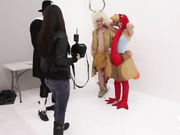 花花公子频道成人综艺金钱万能系列主持人户外搭讪美眉完成搞笑淫荡任务猛男机车上大战混血妹子