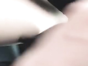 风骚TS胡玥枫小区楼下和炮友在车上激情，舌吻龟头，含着鸡巴滑滑口活真好，大白天追求这种刺激！