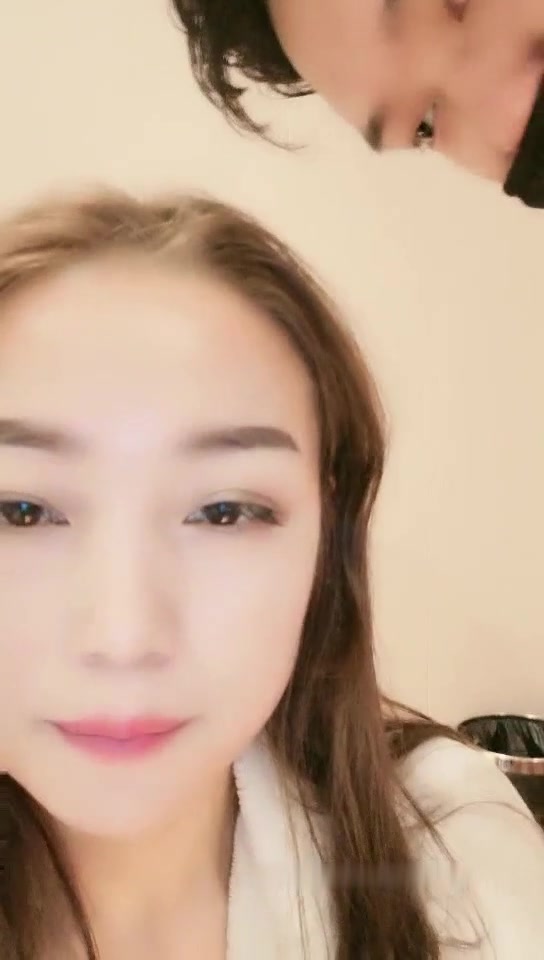 颜值不错丰满少妇和炮友双人啪啪 口交后入大力猛操搞完不够爽再自慰