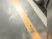 老哥开车带喝醉妹子会宾馆啪啪 床上脱掉内裤直接开干非常诱人