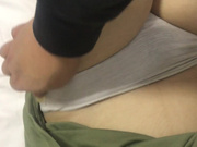 【MJ】00年巨乳小妹下药变死猪玩弄 身份证为证，跳蛋插入出水，插入鲍鱼和小嘴