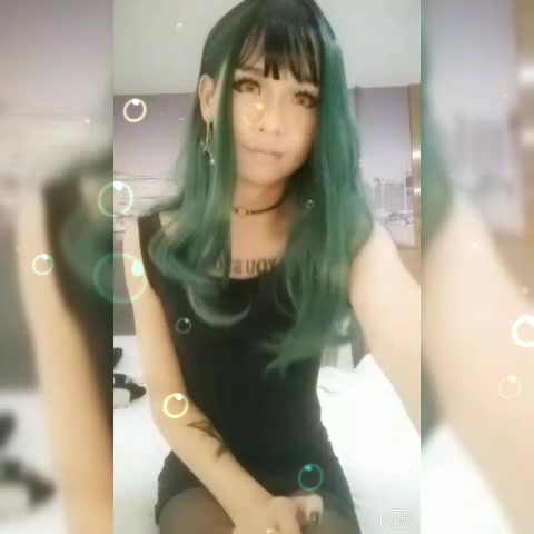 国产比女人还美的CD安德被研究生粗大的丁丁插嘴后入