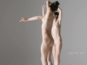 Hegre唯美大作极品芭蕾舞美女姐妹花全裸展示各种高难度动作