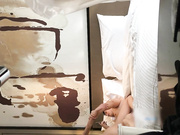 勾搭了很久终于把老婆气质漂亮的美乳表姐约到酒店,进屋就迫不及待干她,女上位操逼时还不好意思看男的,国语!