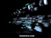 金发保姆自慰被抓，大屌来满足