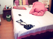 【精品推薦】【360水滴居家系列】稀缺家庭攝像頭黑客破解拍攝到的離異人妻少婦寂寞發春裸體日常 720P原版高清