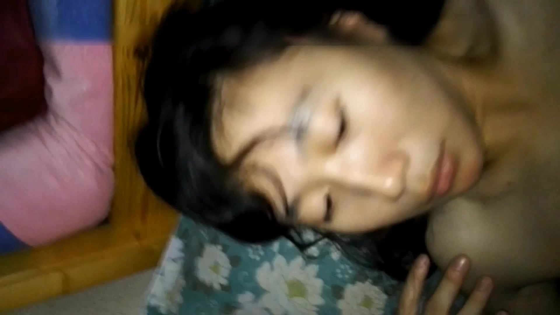 大屌哥出租屋大戰出軌良家寂寞小少婦 主動張開雙腿給操幹得嗷嗷直叫 邊操邊聊天調情 國語1080P高清