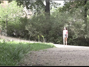 高挑白人超美少妇公园漏白虎粉穴长得像莫尼卡