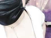 丰满嫩妹主播坐在椅子上自慰