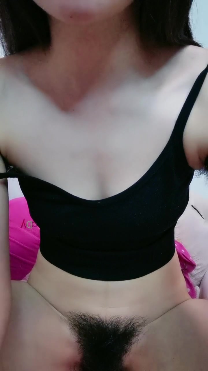 美女双指猛扣水声哗哗振动棒抽插会呼吸的逼